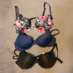 3- Xhilaration 32A T-shirt Bras